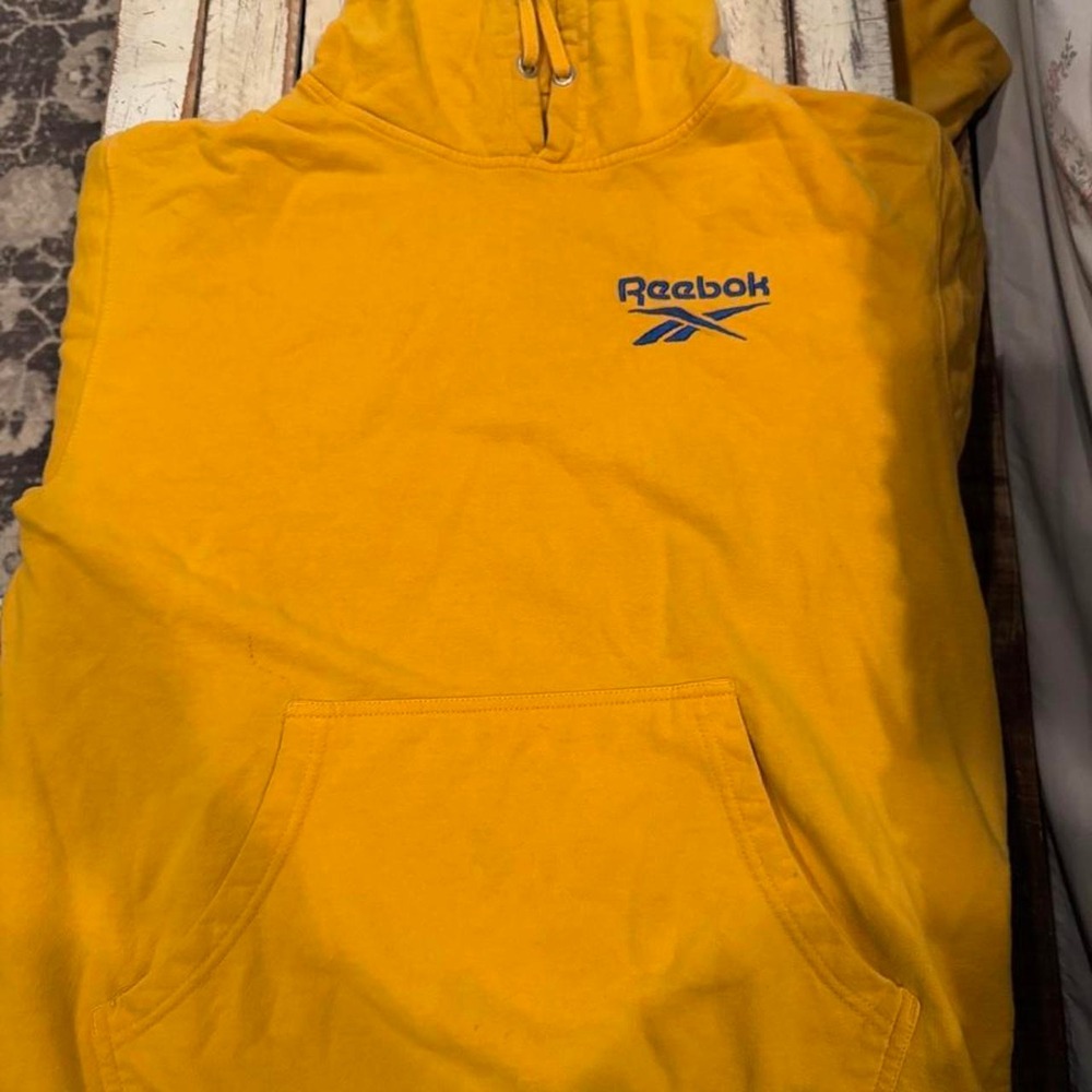 Reebok Mustard Yellow Pullover Hoodie Embroidered Logo Fleece Sweatshirt Medium